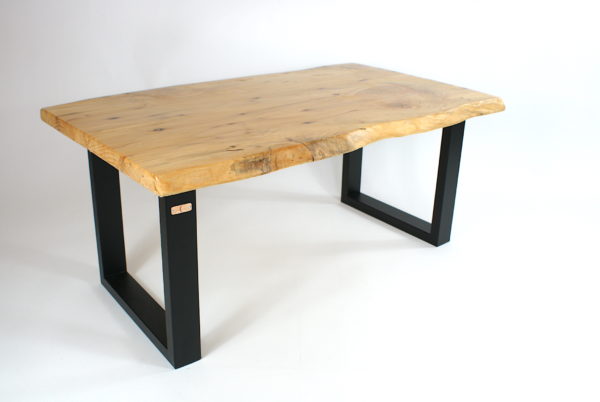 Pieds de table basse Nalunes carré noir mat avec plateau en bois de cèdre