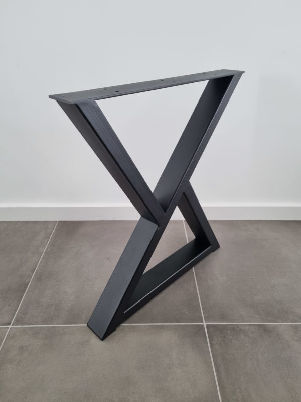Pied de table en métal en forme de Z