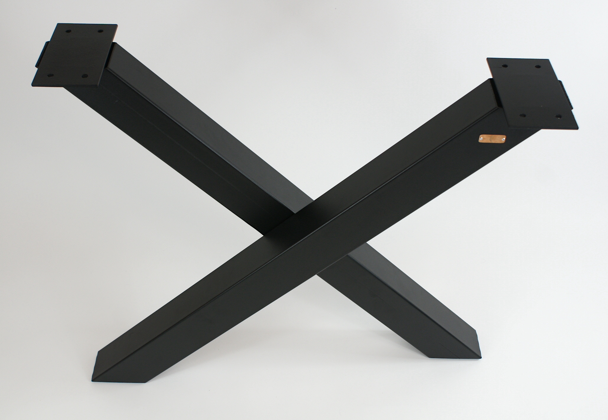 pied en croix pour table de repas