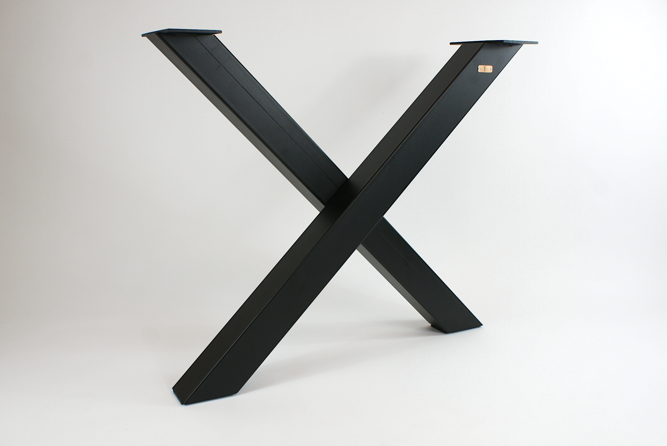 pied en croix pour table de repas